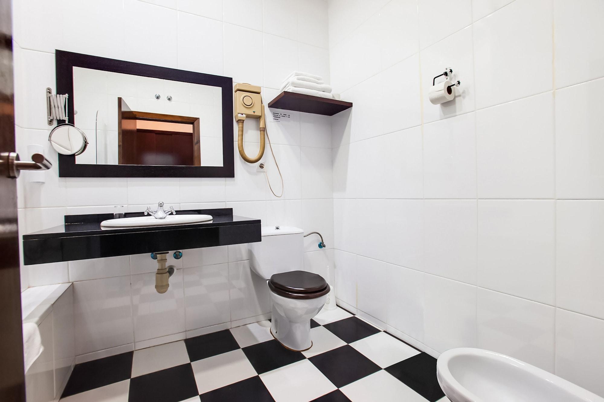 Oyo Hotel Parque Empresarial Aviles Ngoại thất bức ảnh
